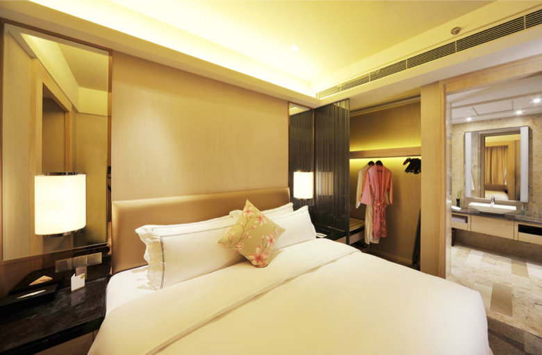 Hotel Royal Suites & Tower