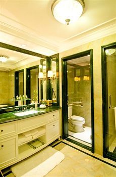 Royal Grace Hotel