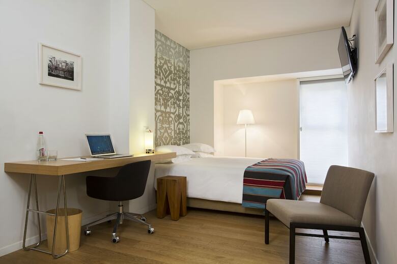 Hotel Adiv