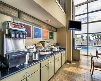 Hotel Comfort Suites Beachside