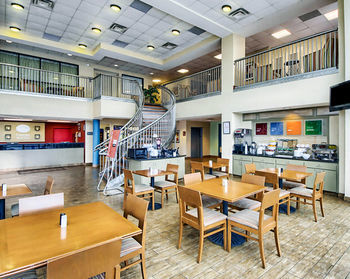 Hotel Comfort Suites Beachside