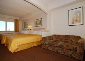 Hotel Comfort Suites Beachside