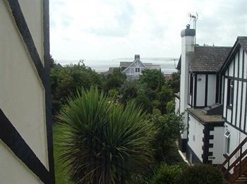 Tudor Court Hotel