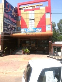 9 Star Hotel