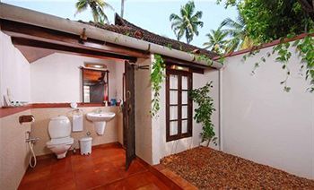 Hotel Kayaloram Heritage Lake Resort