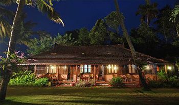 Hotel Kayaloram Heritage Lake Resort