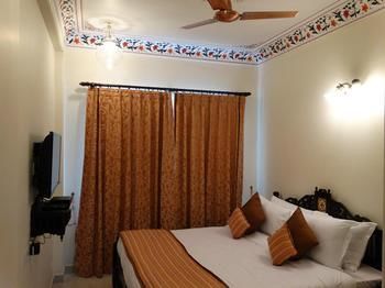Hotel Umaid Residency