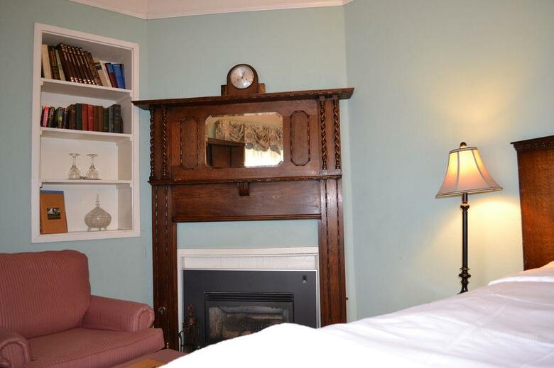 Hostal Cedar Gables Inn