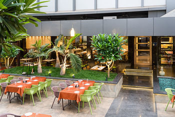 Hotel Treebo Grand Emerald