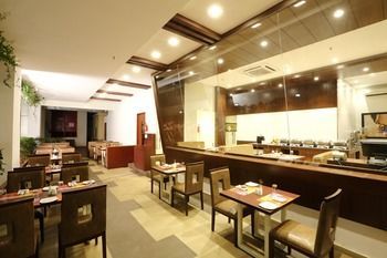 Siesta Andheri Hotel