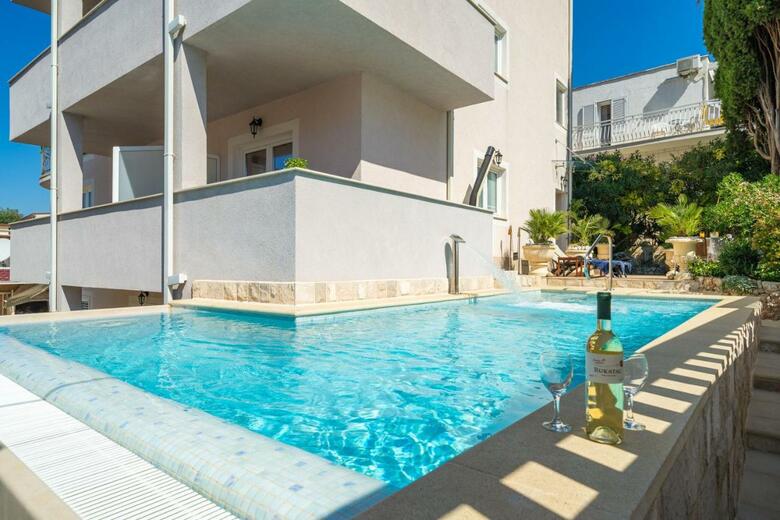 Apartments Aura