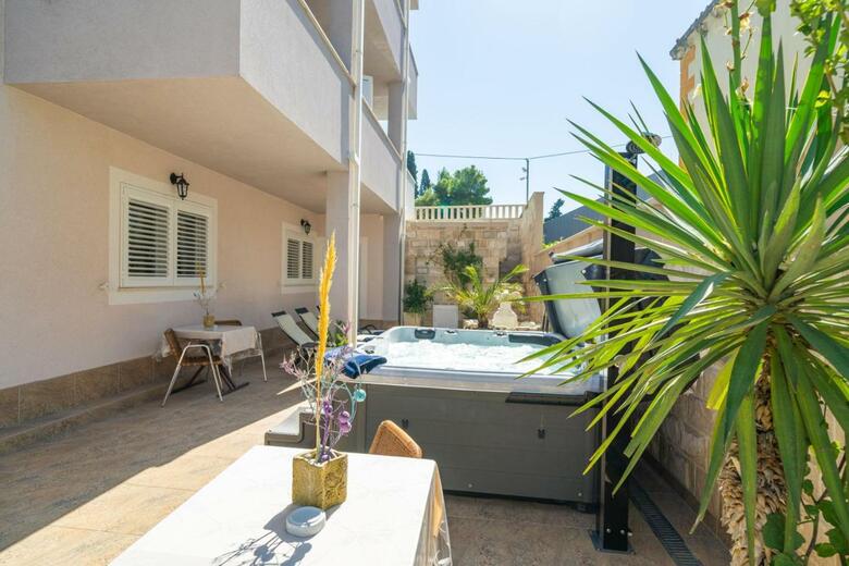 Apartments Aura
