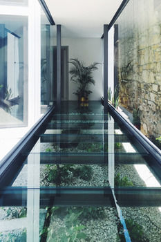 Lok�l Hotel
