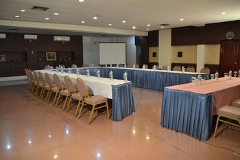Jusenny Hotel
