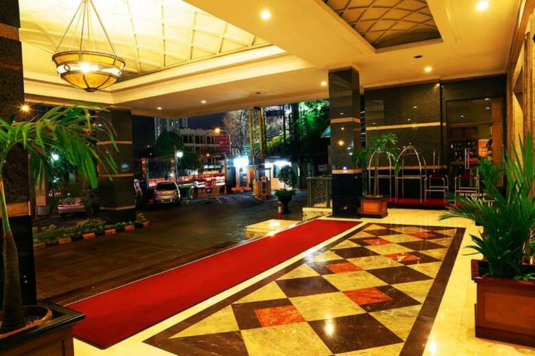 Mega Anggrek Hotel & Convention