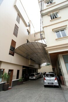 Hotel Zen Rooms Gajah Mada Hasyim Ashari