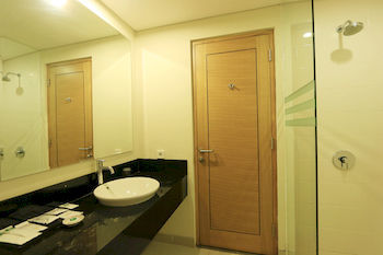 La Prima Hotel Flores
