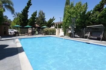 Motel Super 8 Costa Mesa / Newport Beach Area