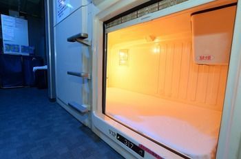 Hotel Capsule Inn Shimbashi - Men Only