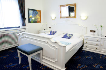 Br�hl�s Hotel Trapp