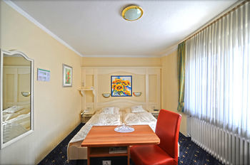 Br�hl�s Hotel Trapp