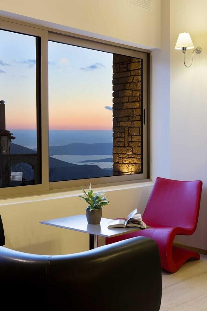 Nidimos Hotel