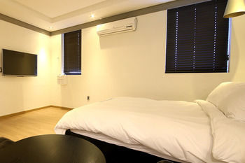 Hotel Stay 53