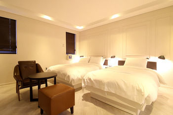 Hotel Stay 53
