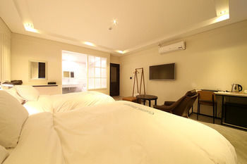 Hotel Stay 53