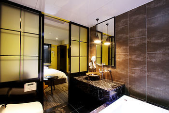 Rich Diamond Hotel