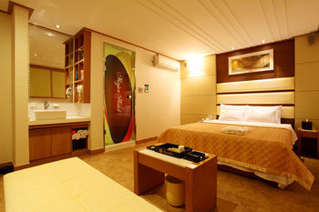 Major Hotel