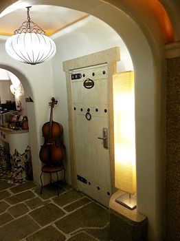 Hotel M