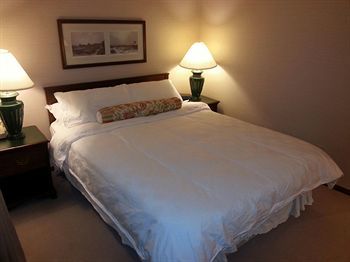 Totem Lake Hotel