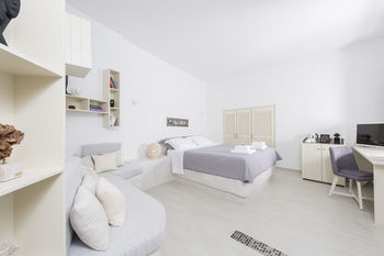 Hotel Ambition Suites