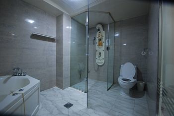 Hotel A Plus Motel