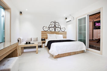 Belamie Hotel