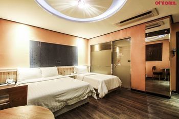 Seven Hotel