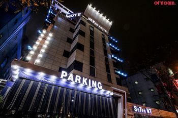 Seven Hotel