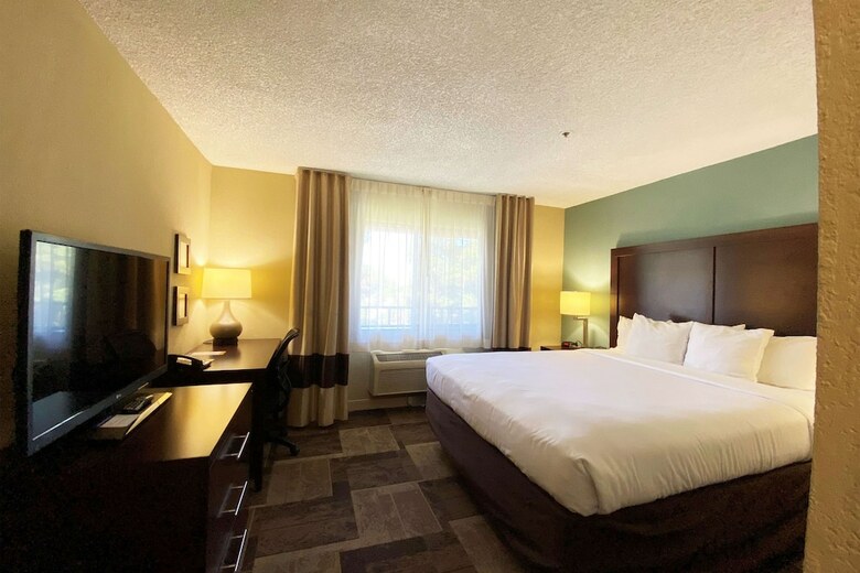 Hotel Comfort Inn And Suites Newark