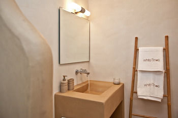 Villa White Tinos Luxury Suites
