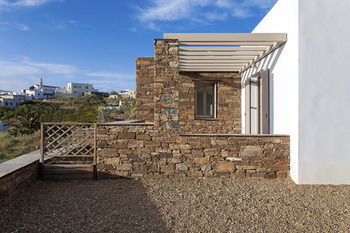 Villa White Tinos Luxury Suites