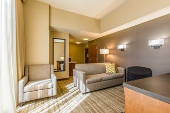 Cambria Hotel & Suites Plano - Frisco