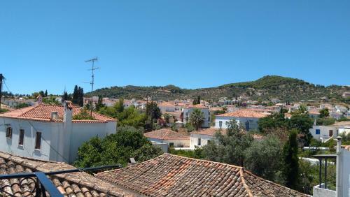 Tonia Hotel