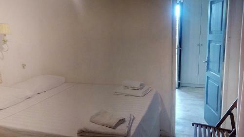 Tonia Hotel