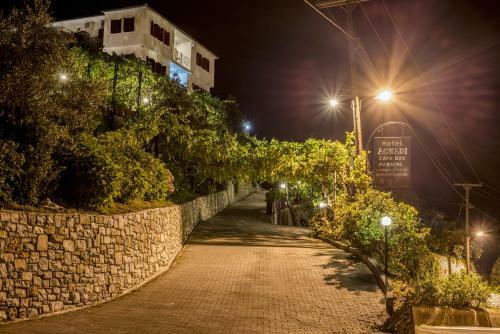 Hotel Agnadi-horefto