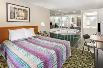 Hotel Racine Knights Inn