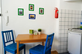 Hi5 Apartments - Parliament