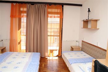 Hotel Rozsa Street Guesthouse