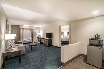 Hotel Quality Inn & Suites