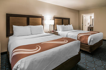 Hotel Quality Inn & Suites
